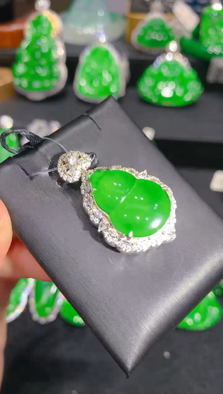 【闪购商品】翡翠颈饰银S925镶嵌72一季