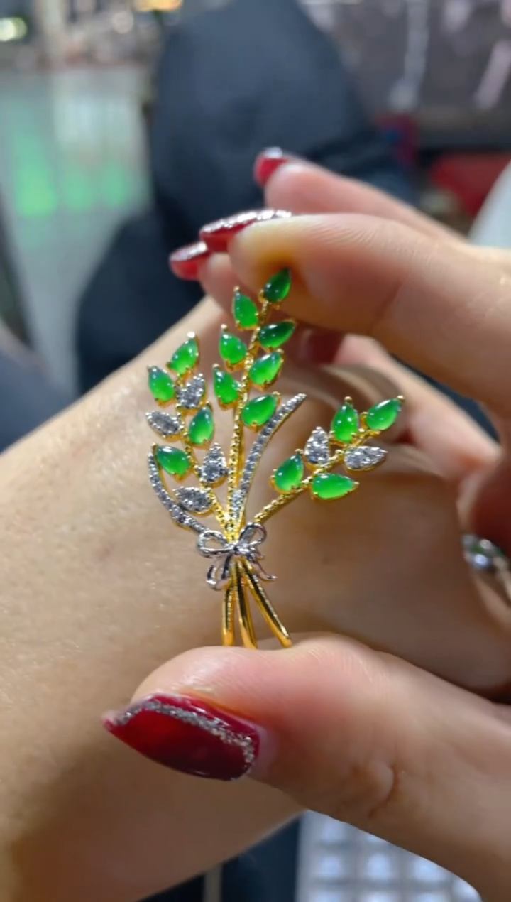 【闪购商品】定制翡翠未镶嵌天然A货翡翠假一罚四（多样性发货）