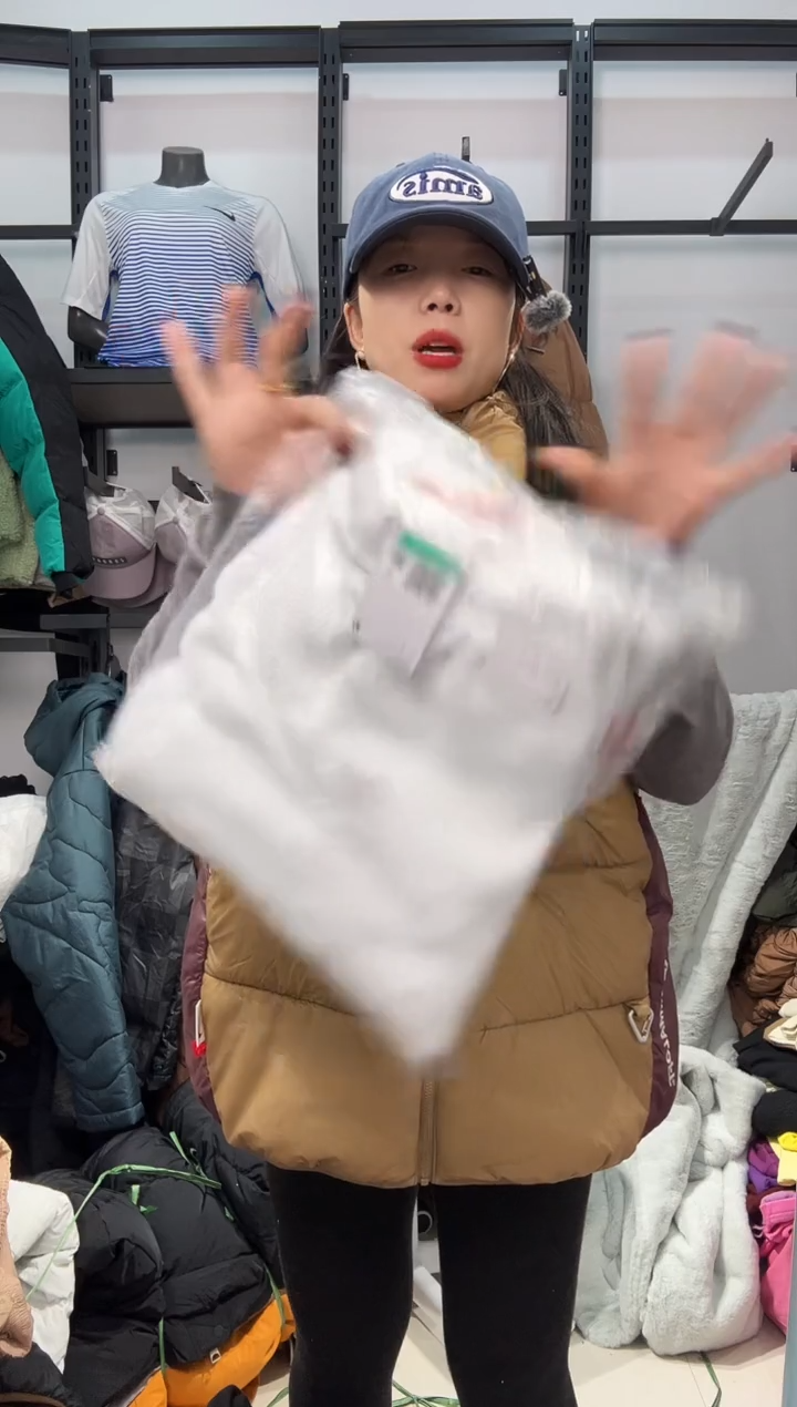 2254闪购编码  运动卫衣裤以直播间过款为准 尺码  ·  170