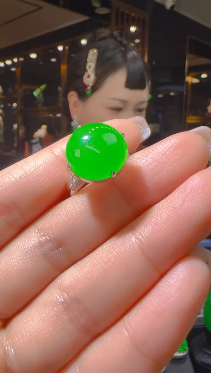 【闪购商品】翡翠戒指18K金镶嵌021      