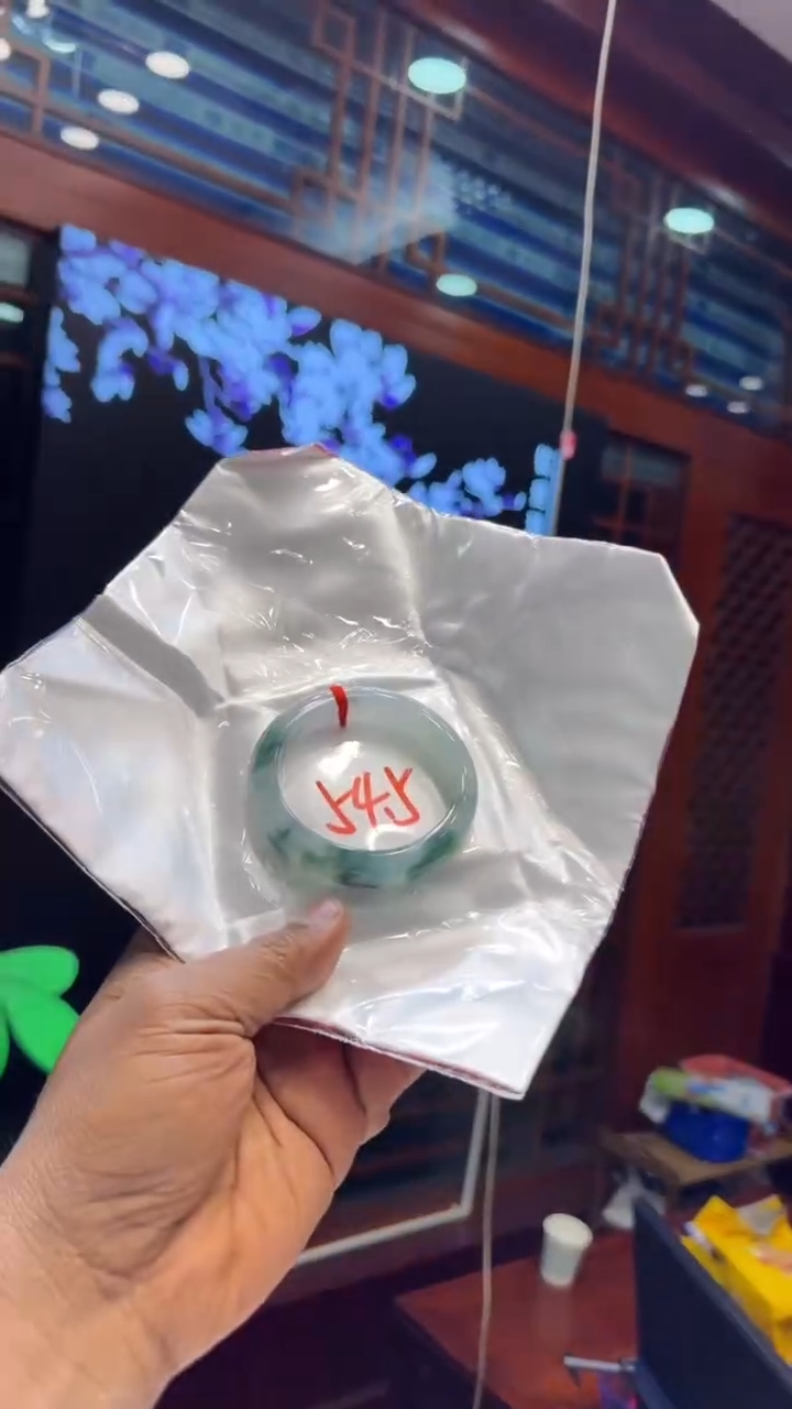 【闪购商品】翡翠手镯未镶嵌手镯