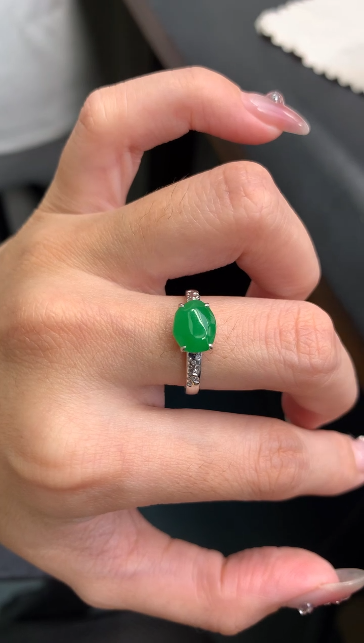 18K金镶嵌定制翡翠48小时鉴赏期 退货不扣服务费