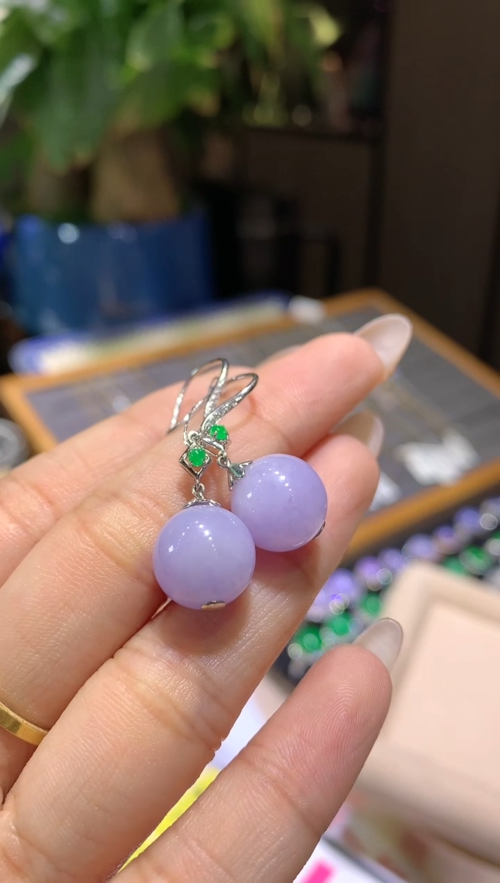 【闪购商品】翡翠吊坠(不含链)18K金镶嵌耳饰