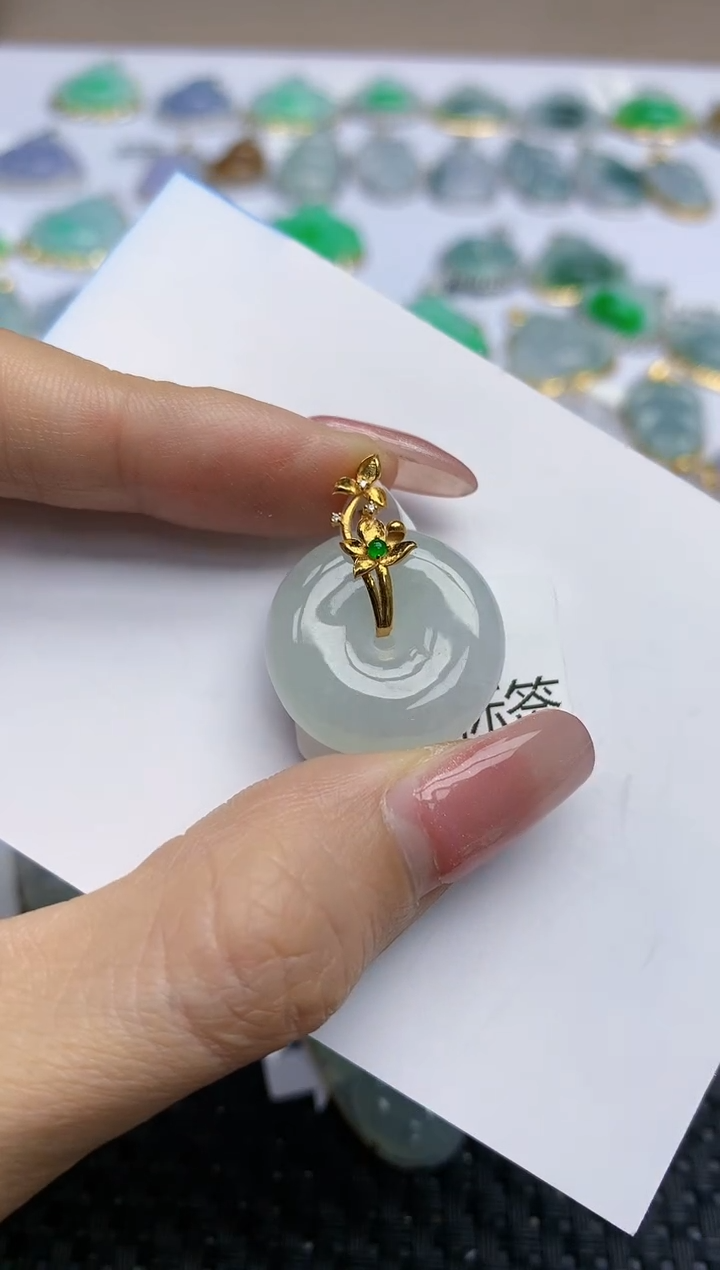 【闪购商品】翡翠挂件18K金镶嵌天然翡翠A货