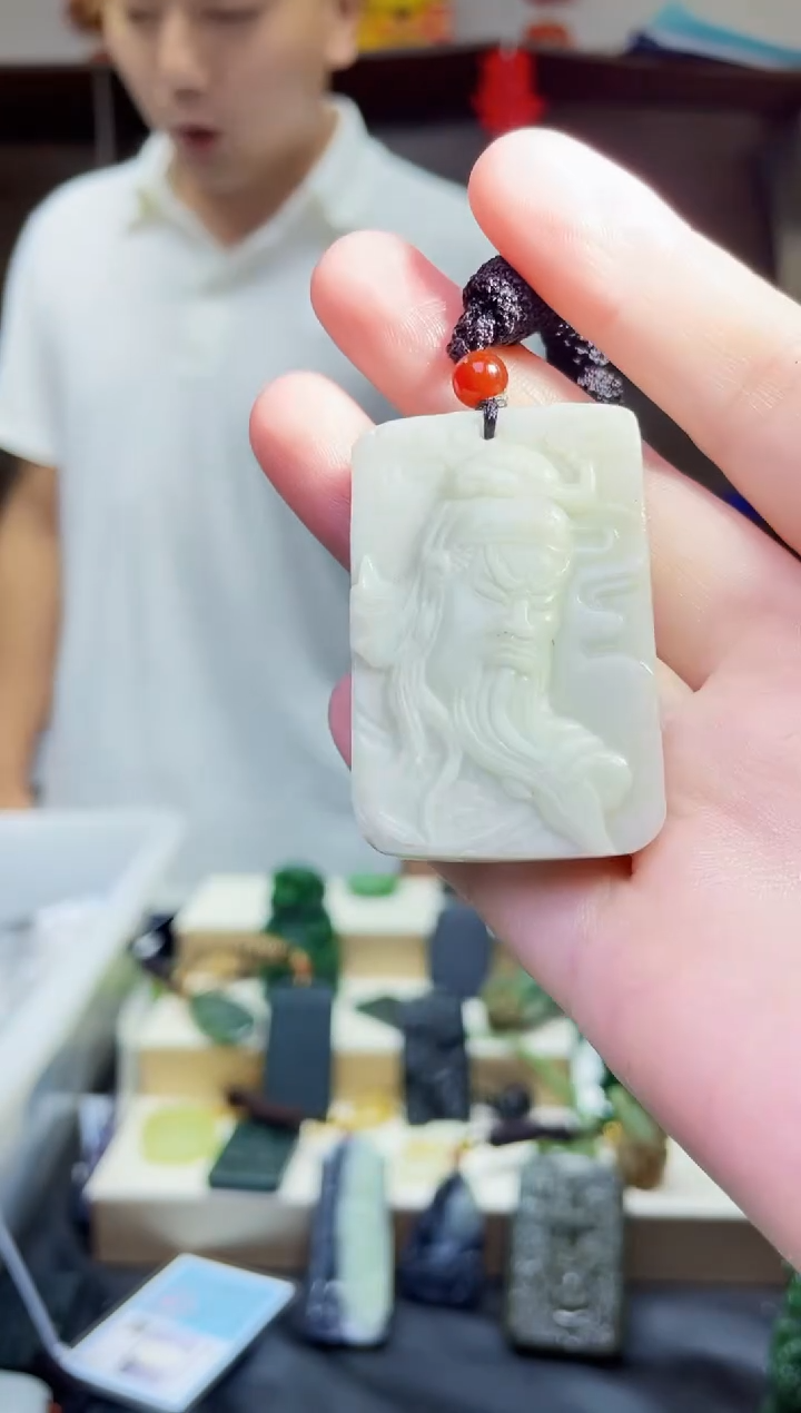 和田玉未镶嵌颈饰1