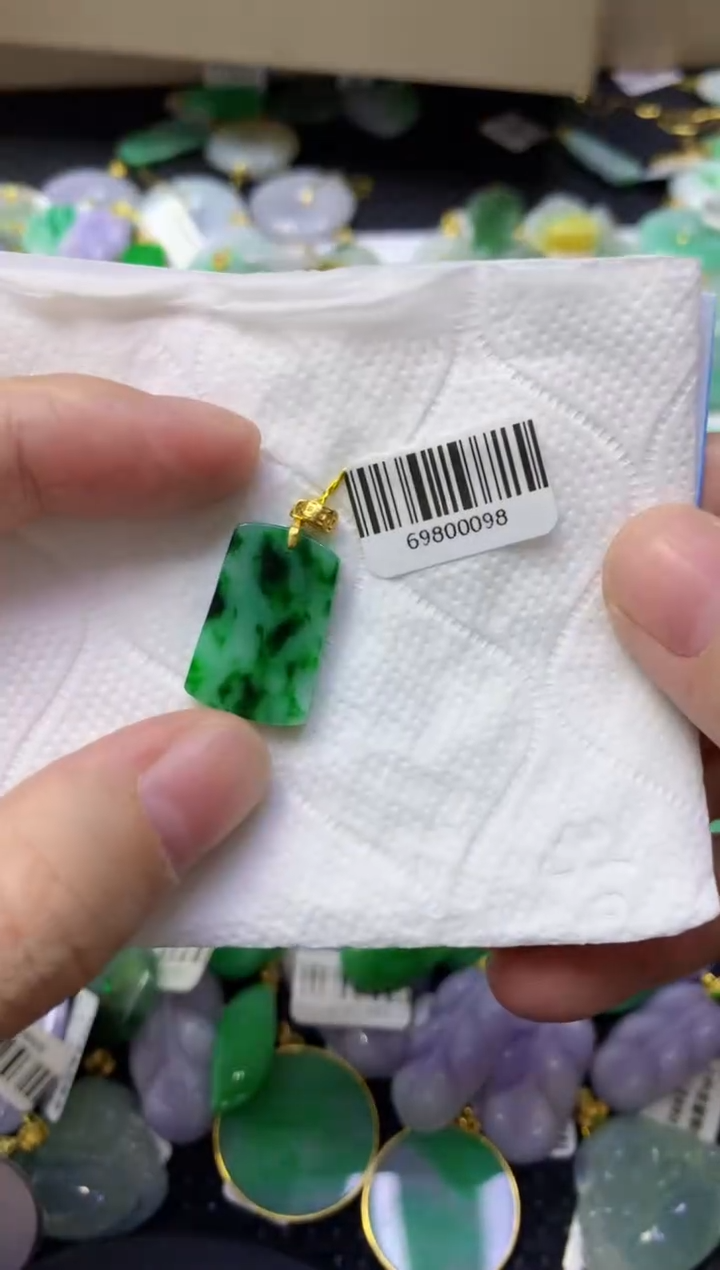 颈饰未镶嵌翡翠天然缅甸翡翠A货