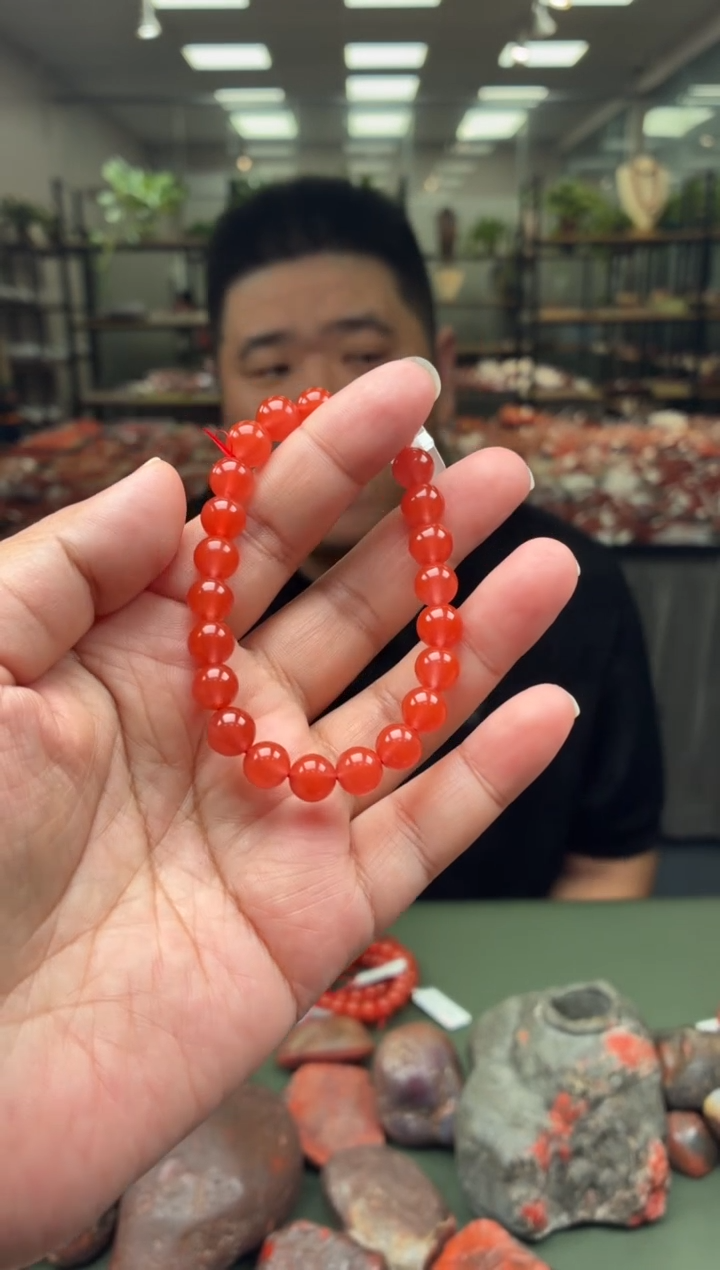 未镶嵌手串南红玛瑙单圈手串一条约8mm多样性发货