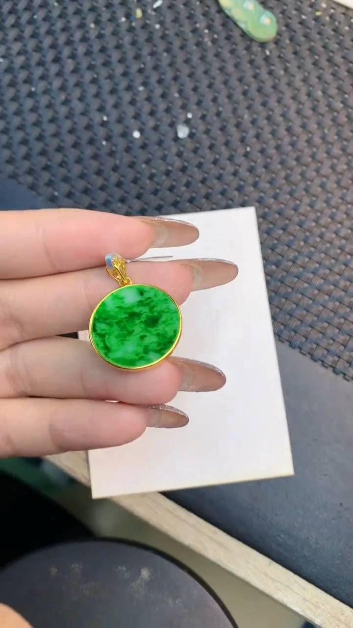 颈饰未镶嵌翡翠1