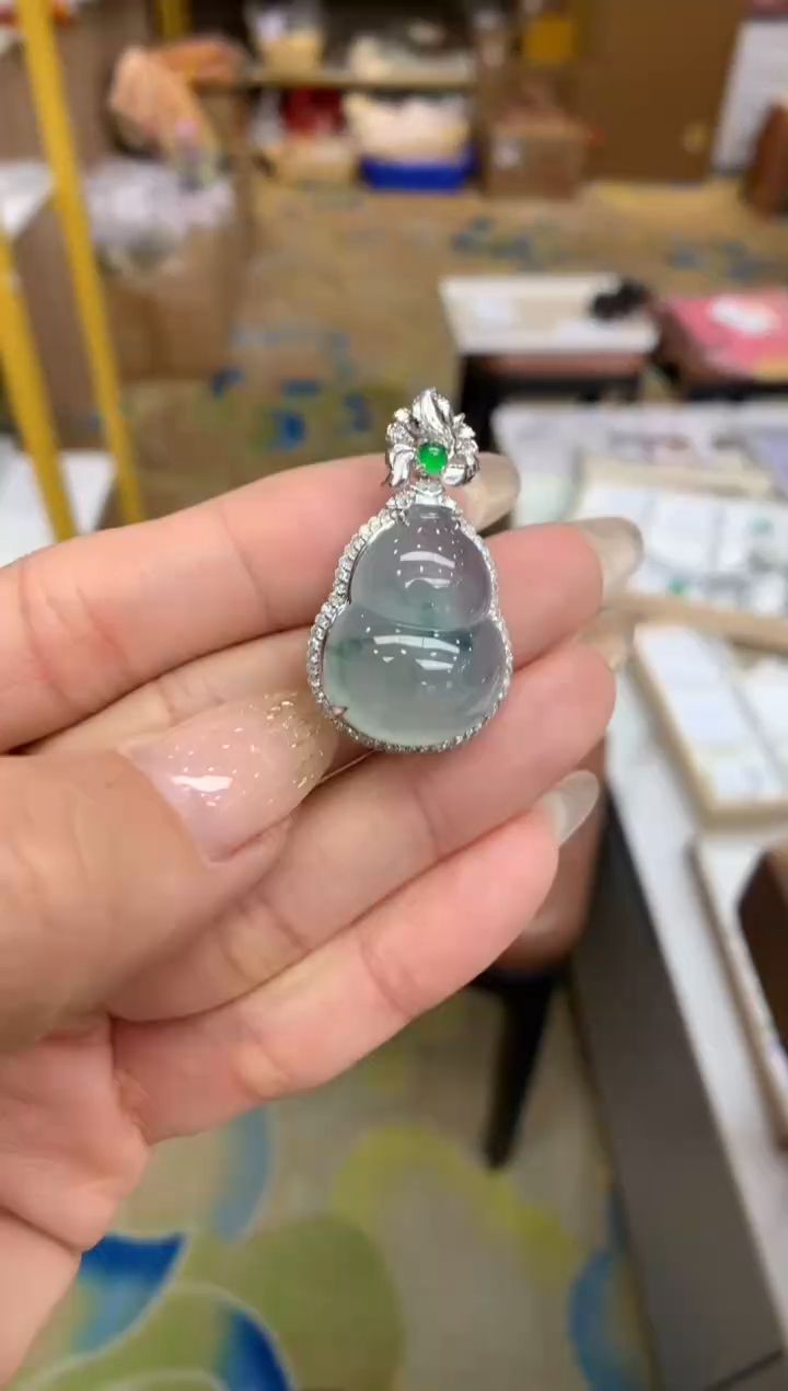 【闪购商品】翡翠颈饰18K金镶嵌葫芦