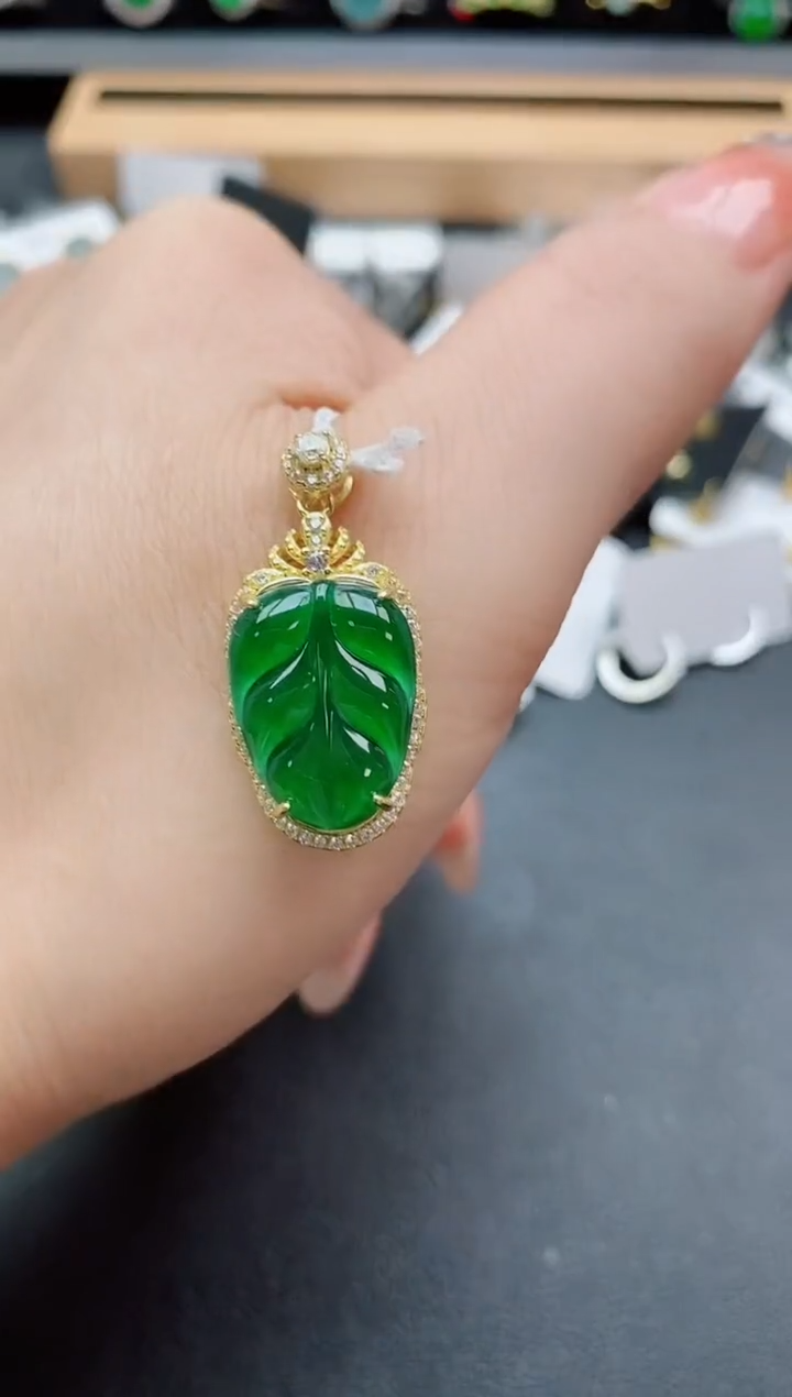 吊坠(赠链)银S925镶嵌翡翠1