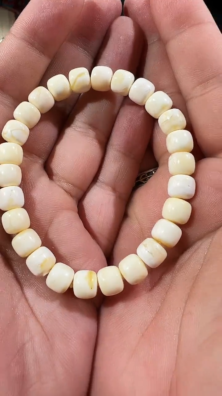 【闪购商品】蜜蜡手串未镶嵌单圈