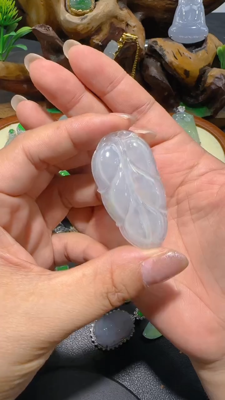 翡翠未镶嵌颈饰吊坠