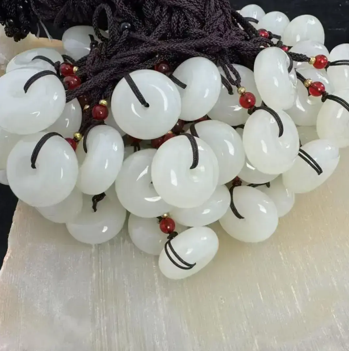 新人体验--平安扣牌青海料和田玉吊坠精美精雕时尚