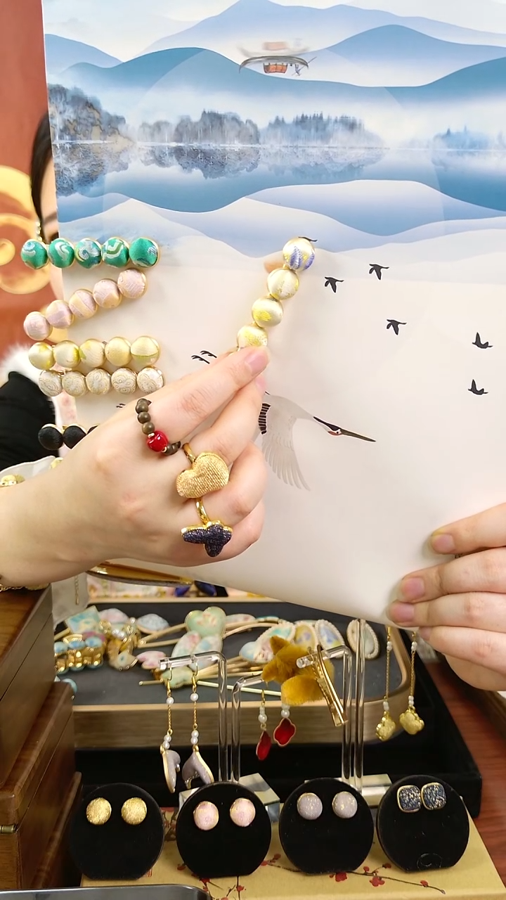 纯铜合金琉璃非遗宋锦豆豆夹