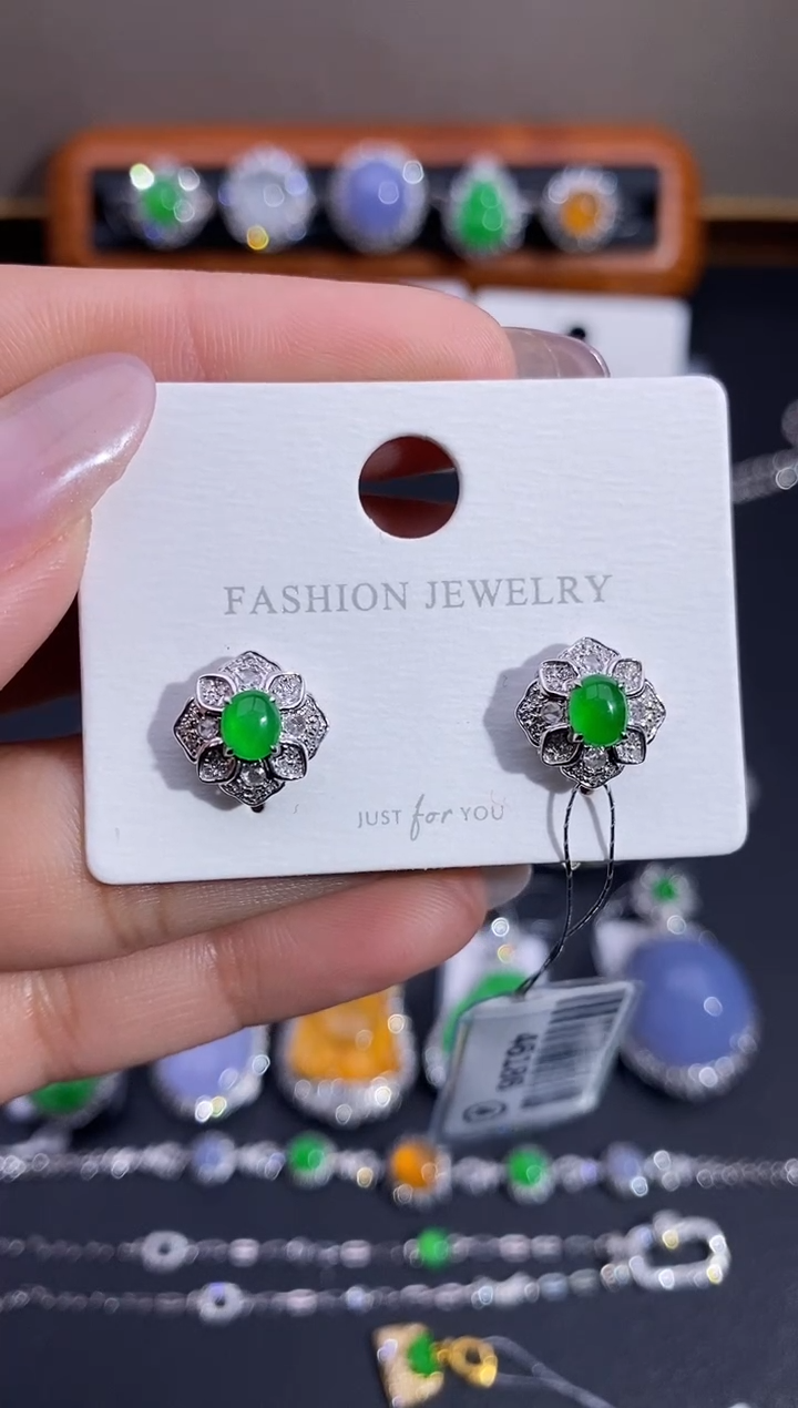 【闪购商品】翡翠耳饰18K金镶嵌耳饰