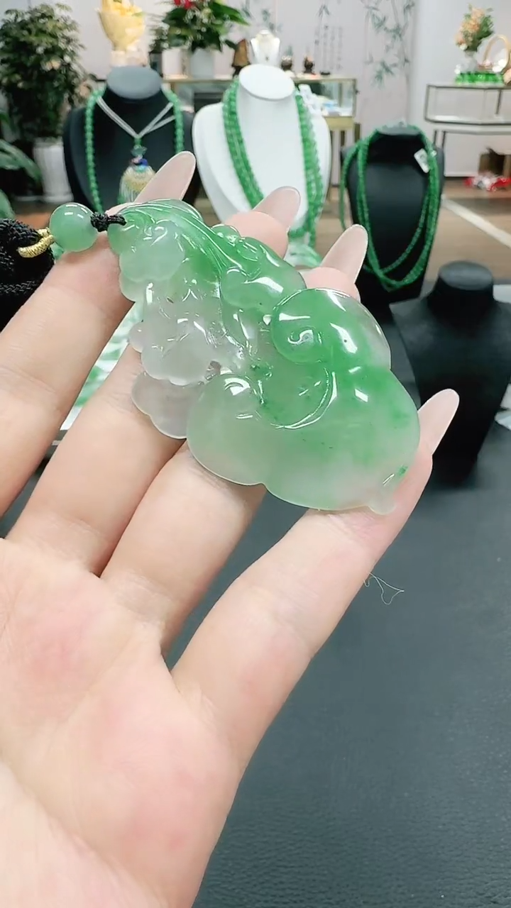 未镶嵌1石英质玉（非洲翠）/70332