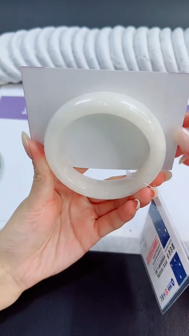 未镶嵌手镯和田玉112/58.6HTB