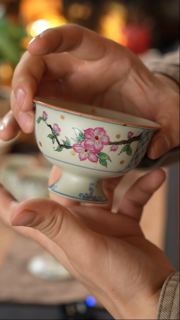 【闪购商品】素谷釉下青花釉上彩桃花小高足盖碗120c