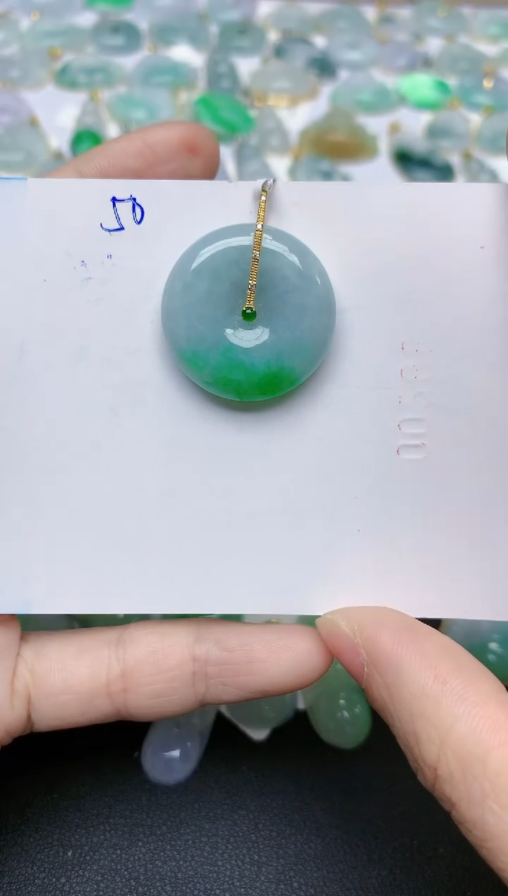 【闪购商品】翡翠颈饰18K金镶嵌天然翡翠A货    