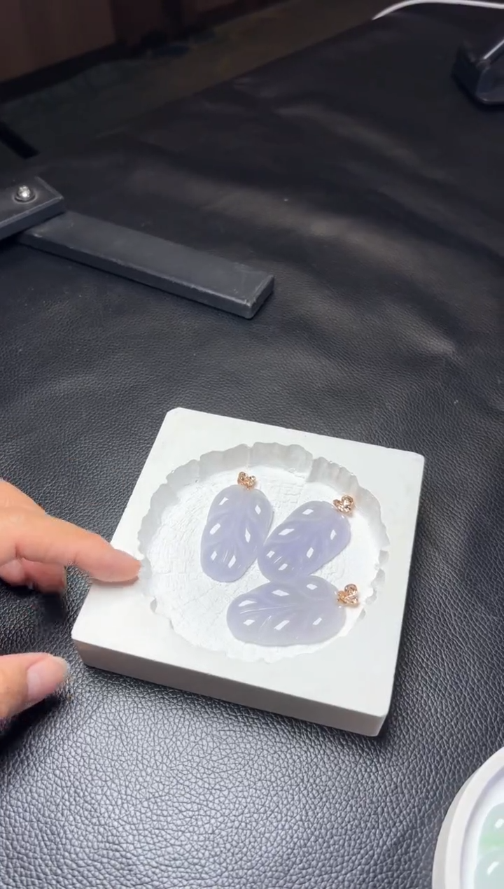 【闪购商品】翡翠颈饰18K金镶嵌YM720-36叶子多样性发一