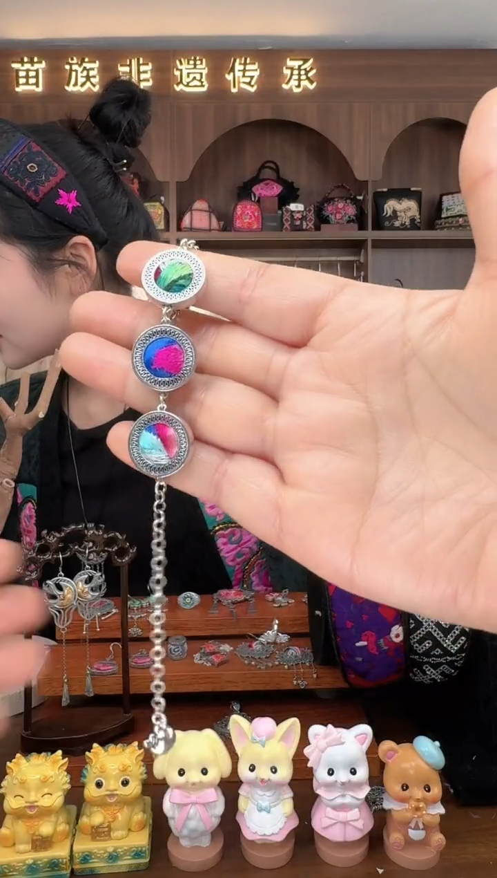 【闪购商品】织绣扶光苗绣传承136