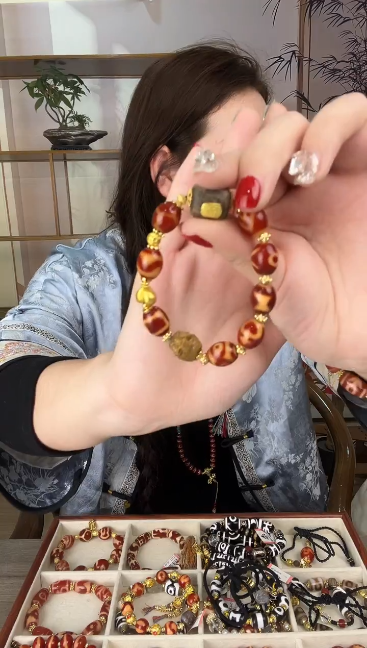 玛瑙/玉髓（覆膜）颈饰未镶嵌传世珠宝