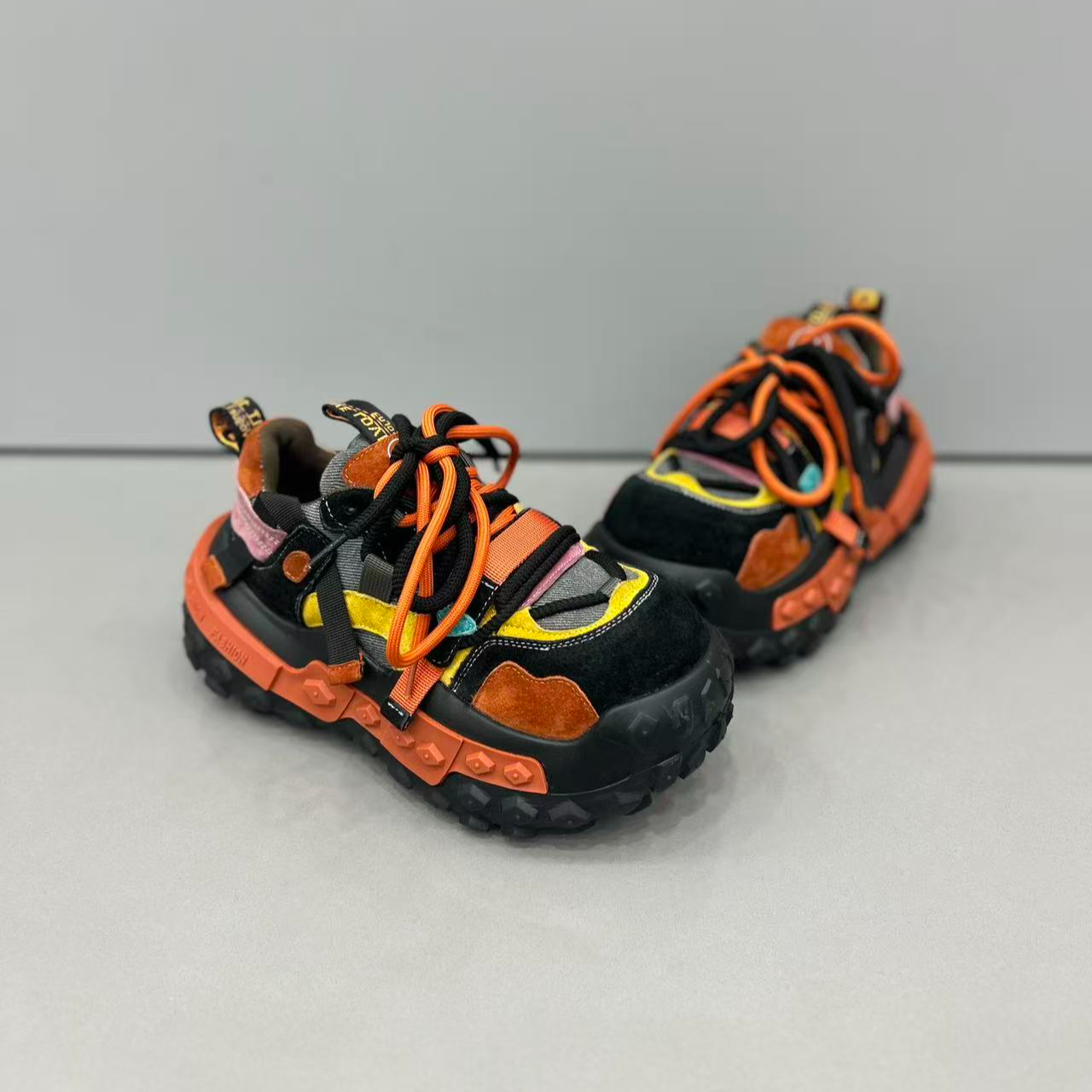 老爹鞋跟高6厘米软底黑色棕色红色酷酷公主风秋冬加绒款猪皮拼接i