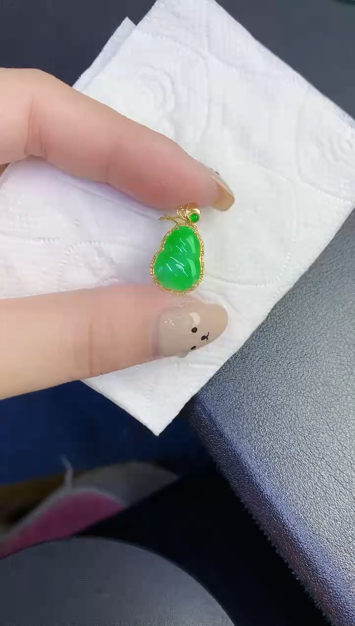 颈饰18K金镶嵌翡翠缅甸天然翡翠A货