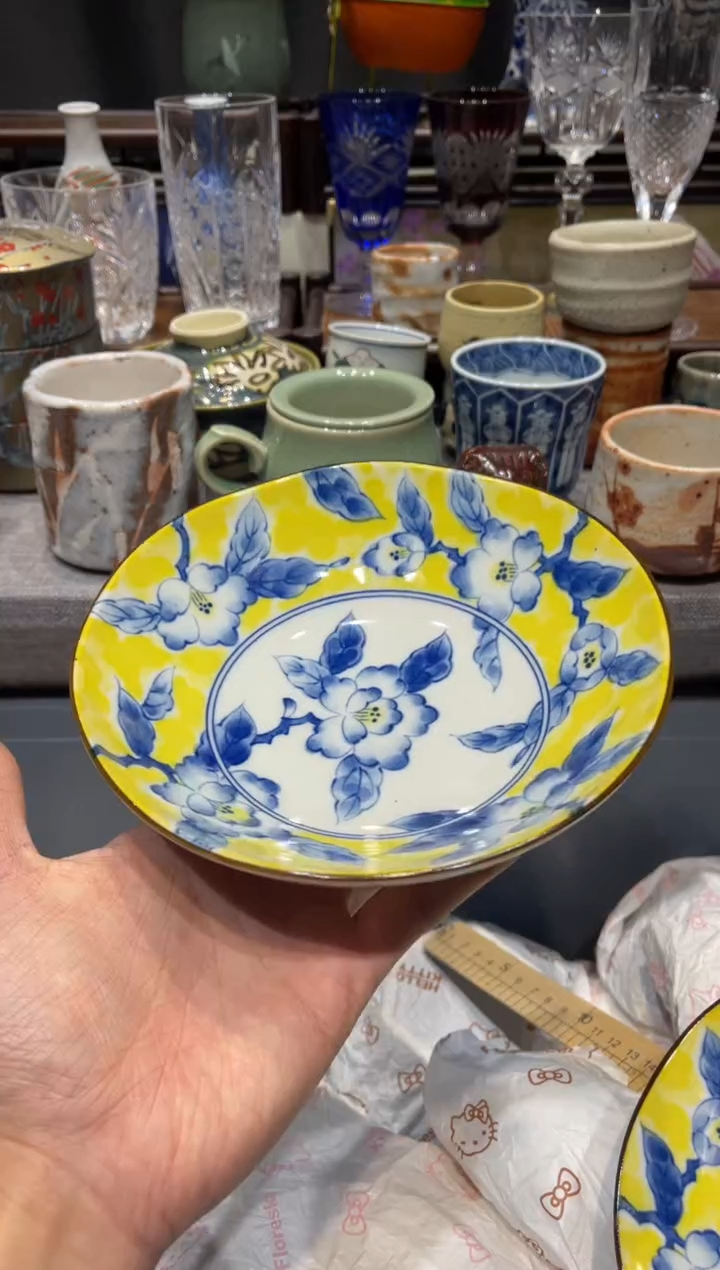 瓷片兰芝为花盘子