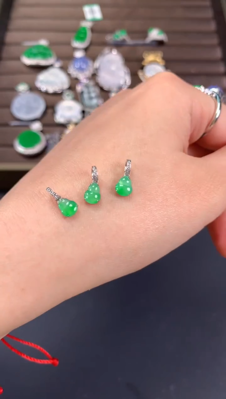 【闪购商品】翡翠吊坠(不含链)18K金镶嵌C43|(多样性发货）拍一发一