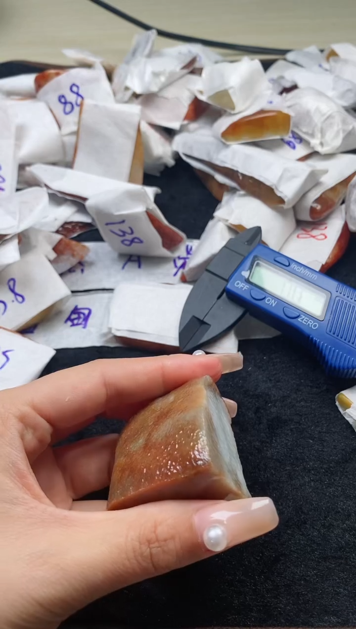 翡翠裸石翡翠挂件裸石