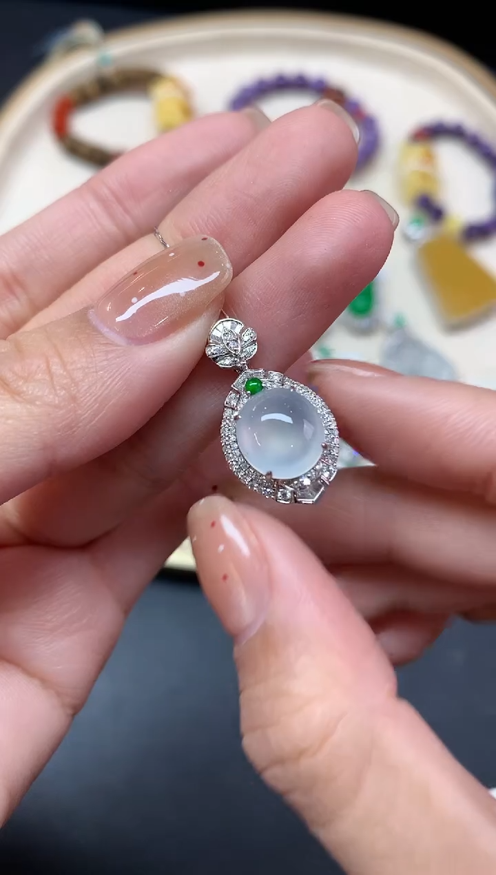 【闪购商品】翡翠吊坠(不含链)18K金镶嵌吊坠A20|9800