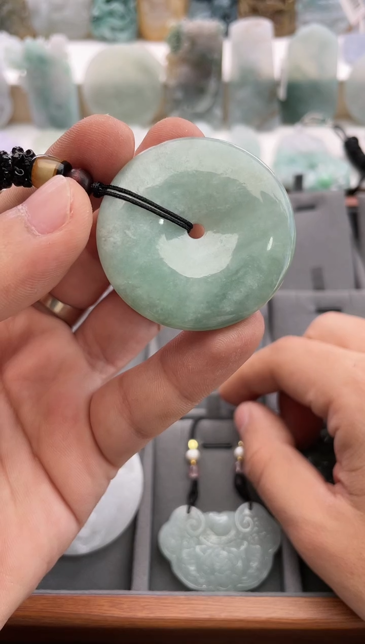 【闪购商品】翡翠颈饰未镶嵌..../1/13/99