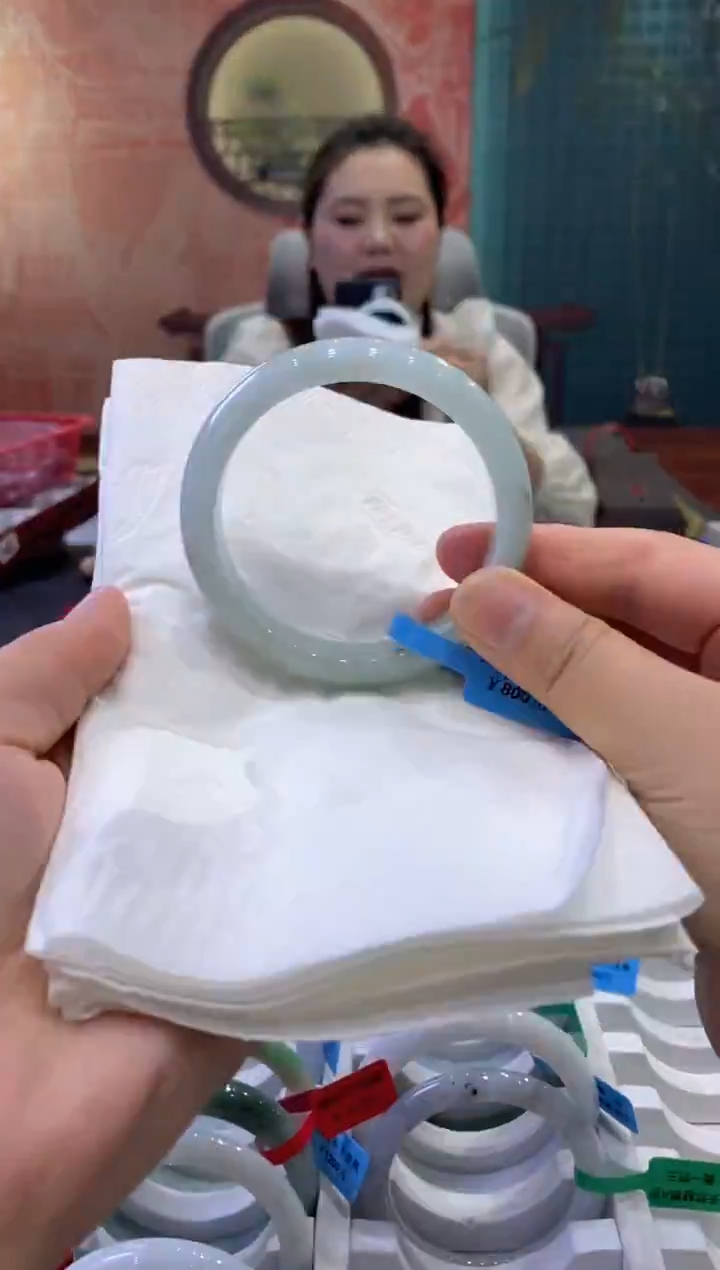 【闪购商品】翡翠手镯未镶嵌多人0009082