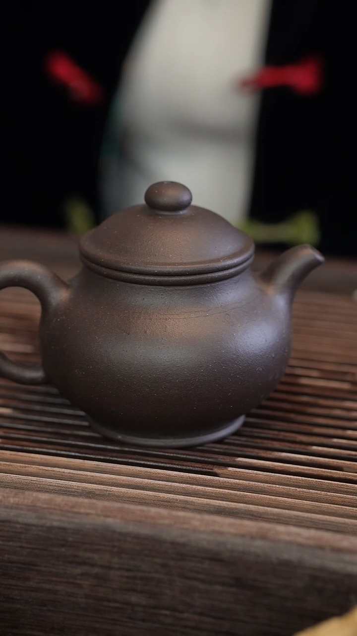 茶壶紫砂潘壶 黑金砂 半手工 260cc