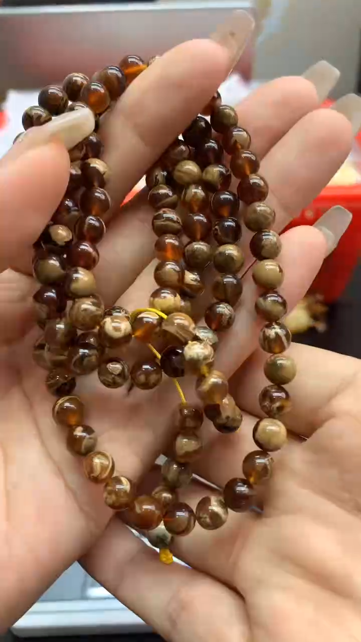 未镶嵌琥珀珠宝奇石335