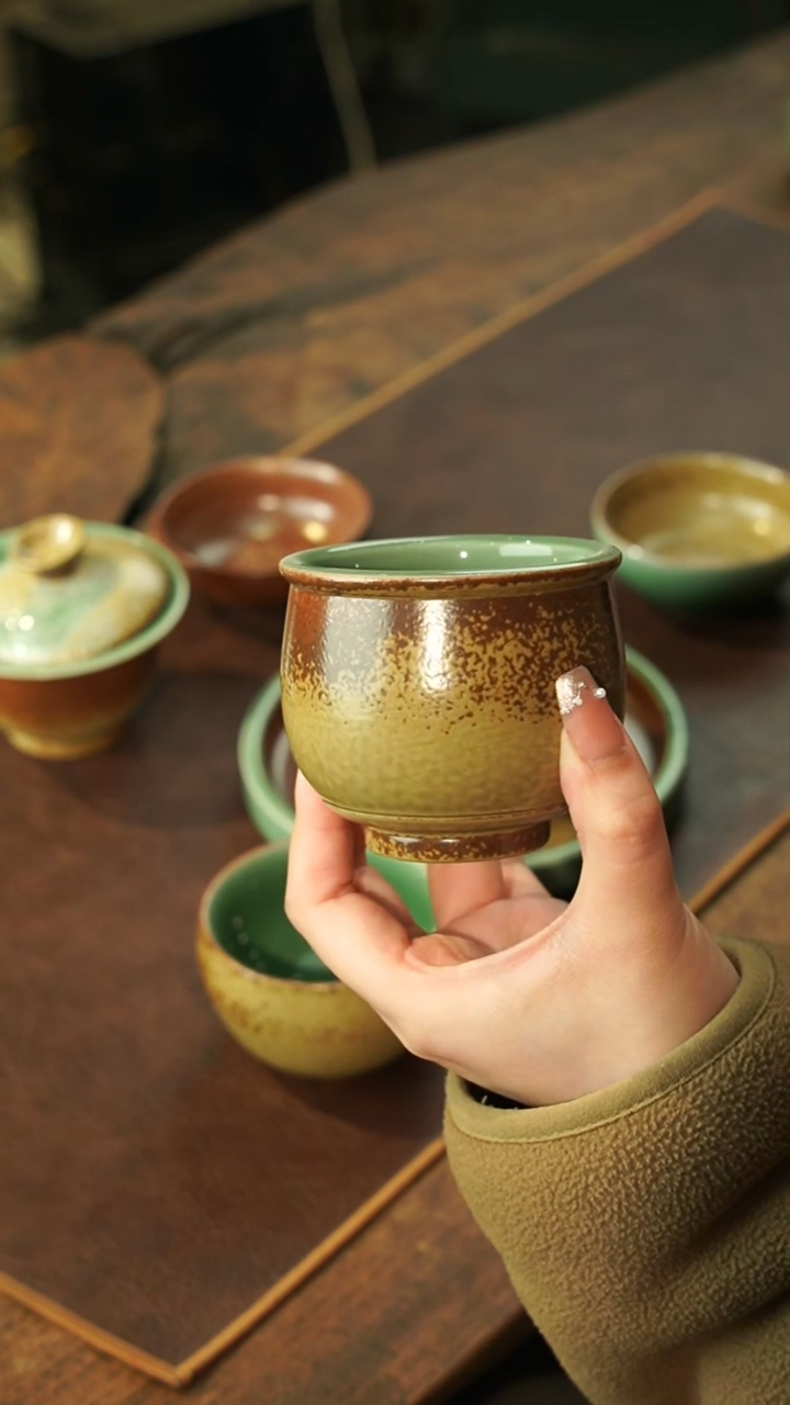 【闪购商品】瓷片祁白 草木灰双釉手捧杯