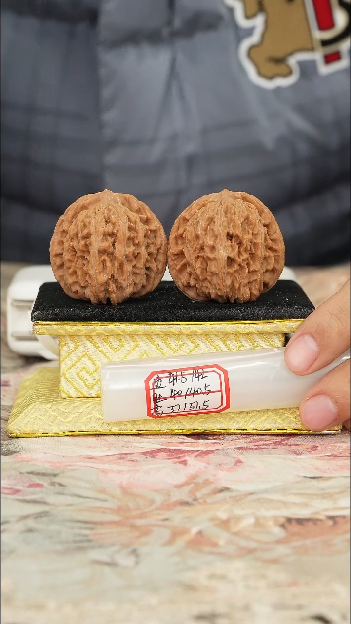 【闪购商品】文玩核桃把件平谷四座楼