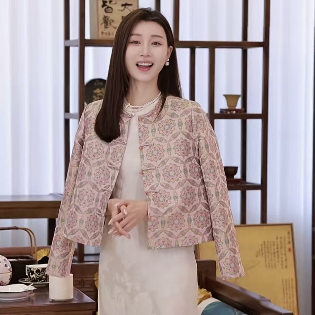 2025年春季新款新中式国风潮牌粉色短款盘扣外套高级感百搭女