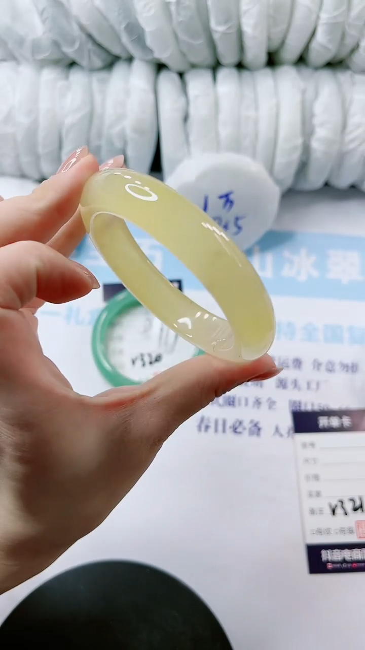 【闪购商品】石英质玉手镯未镶嵌多样性发货V321