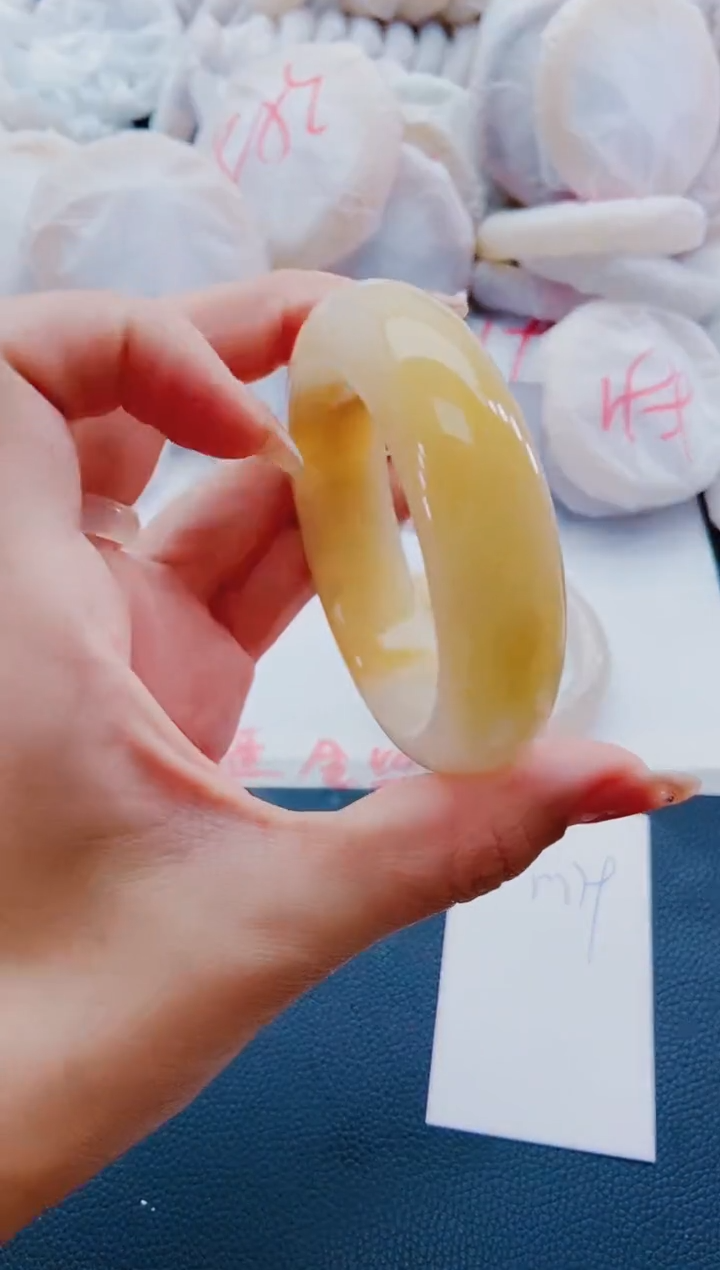 未镶嵌手镯石英质玉M79-54-55