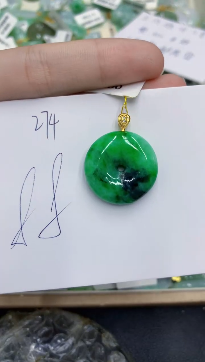 颈饰未镶嵌翡翠 翡翠