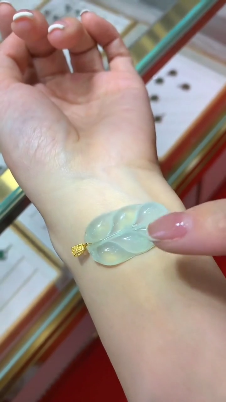 翡翠18K金镶嵌颈饰|不退不换