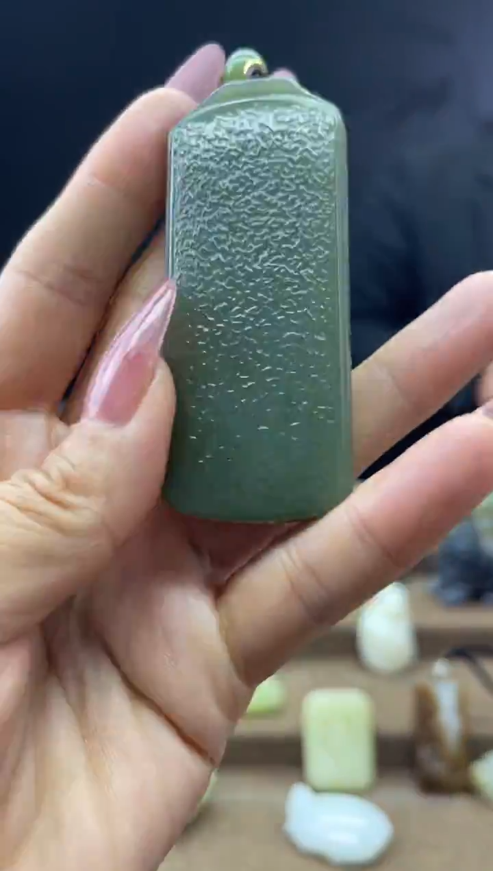 颈饰未镶嵌和田玉1