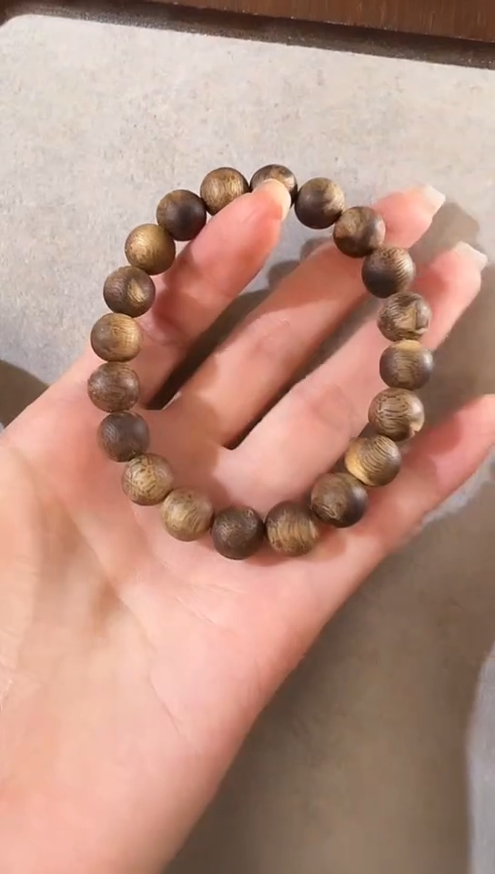 沉香手串媚**M1111