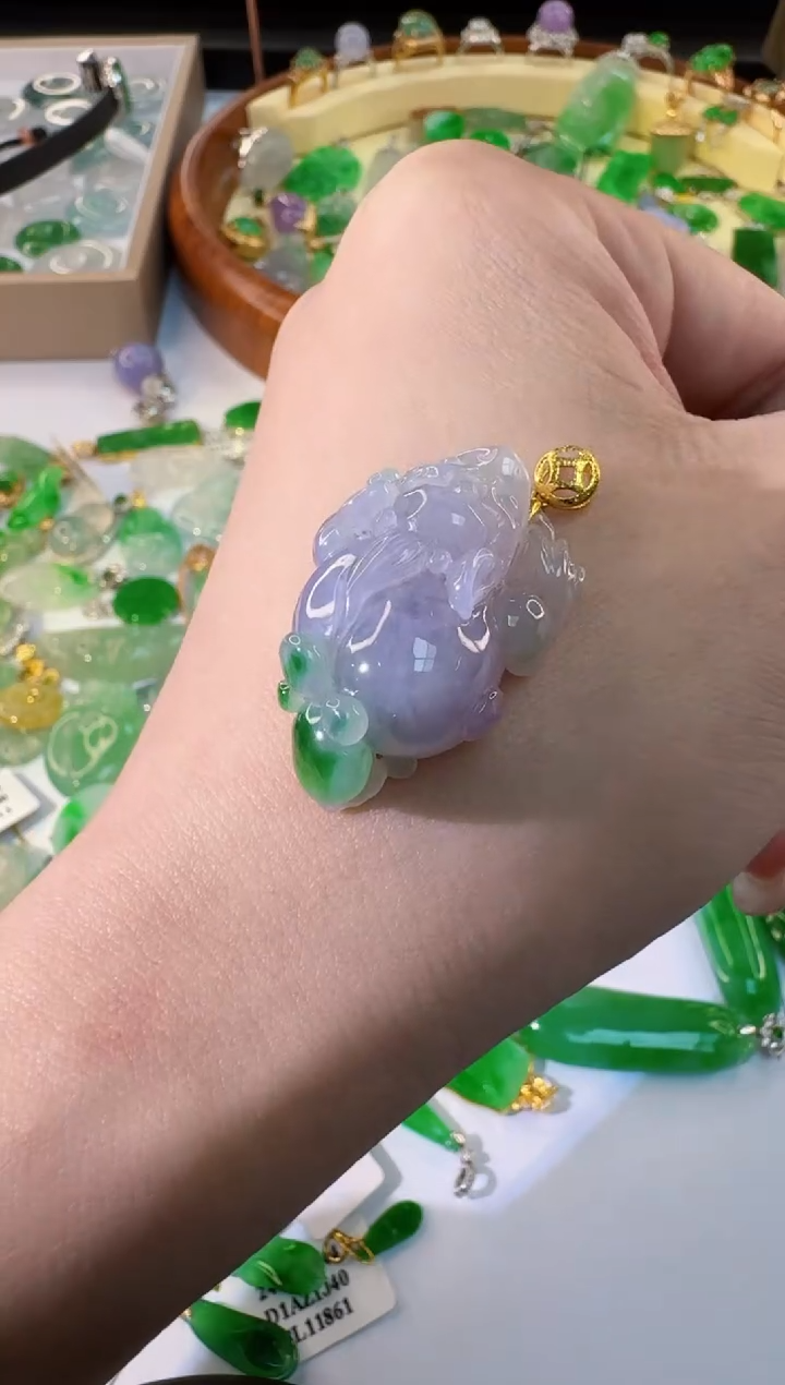 【闪购商品】翡翠颈饰18K金镶嵌缅甸翡翠A货吊坠