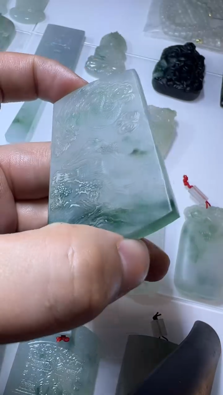 【闪购商品】定制翡翠未镶嵌龙牌