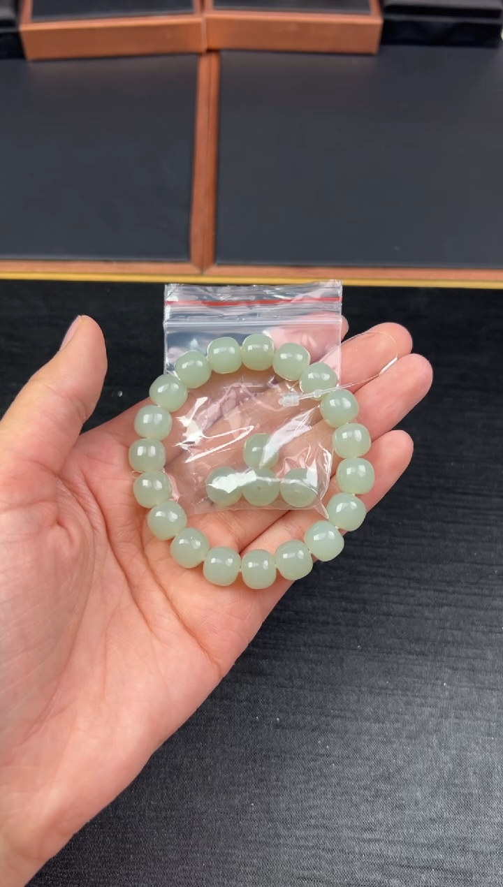 【闪购商品】和田玉手串未镶嵌且末微色差近卡10老型珠