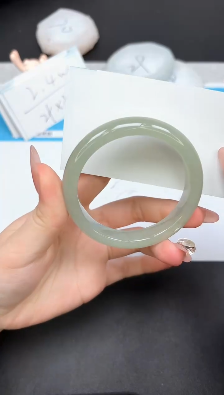 【闪购商品】石英质玉手镯未镶嵌208-57