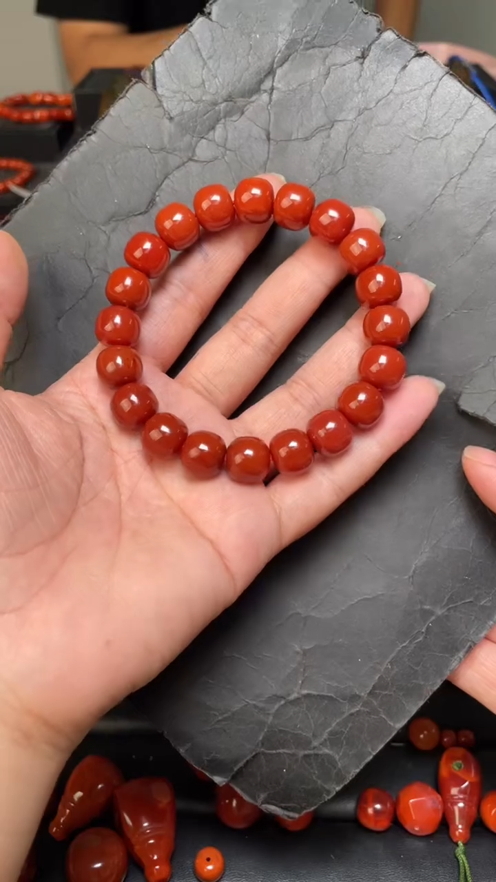 未镶嵌121南红玛瑙手串